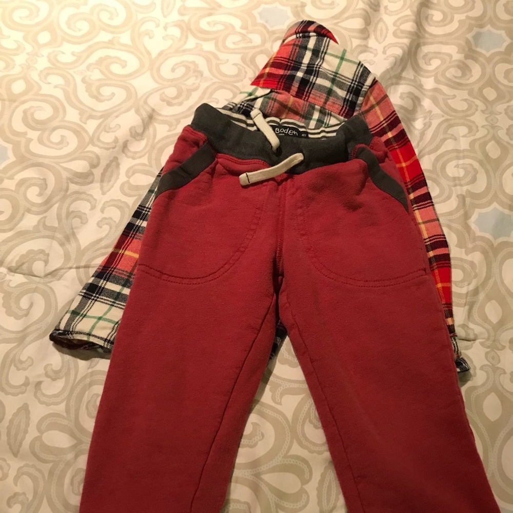 Mini Boden boys sweat pants size 4 red